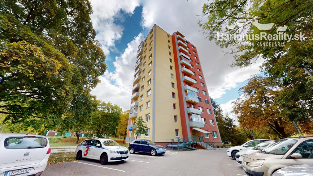 BartanusReality - Na predaj 3-izbový byt vo vyhľadávanej lokalite Trenčína, ul. Soblahovská.