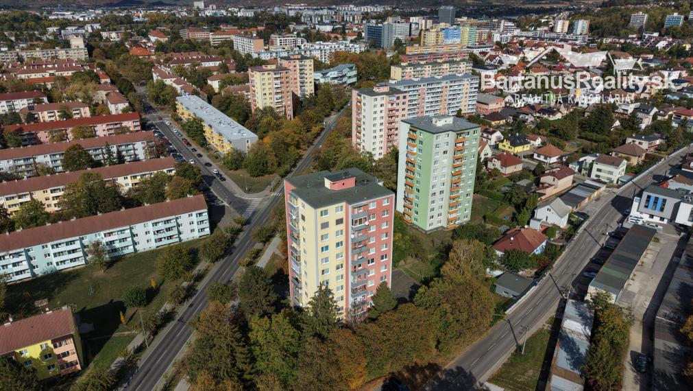 BartanusReality - Na predaj 3-izbový byt vo vyhľadávanej lokalite Trenčína, ul. Soblahovská.