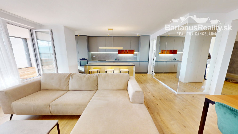 BartanusReality - Na predaj nadštandardný 3-izbový byt o rozlohe 93 m2 s terasou 73 m2 v Trenčíne, sídlisko JUH, ul. Liptovská