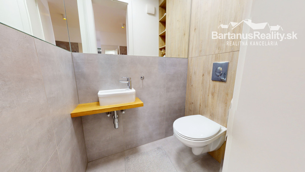 BartanusReality - Na predaj nadštandardný 3-izbový byt o rozlohe 93 m2 s terasou 73 m2 v Trenčíne, sídlisko JUH, ul. Liptovská