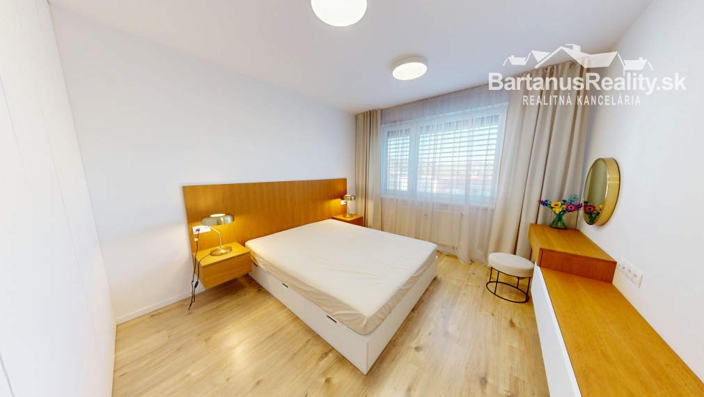 BartanusReality - Na predaj nadštandardný 3-izbový byt o rozlohe 93 m2 s terasou 73 m2 v Trenčíne, sídlisko JUH, ul. Liptovská
