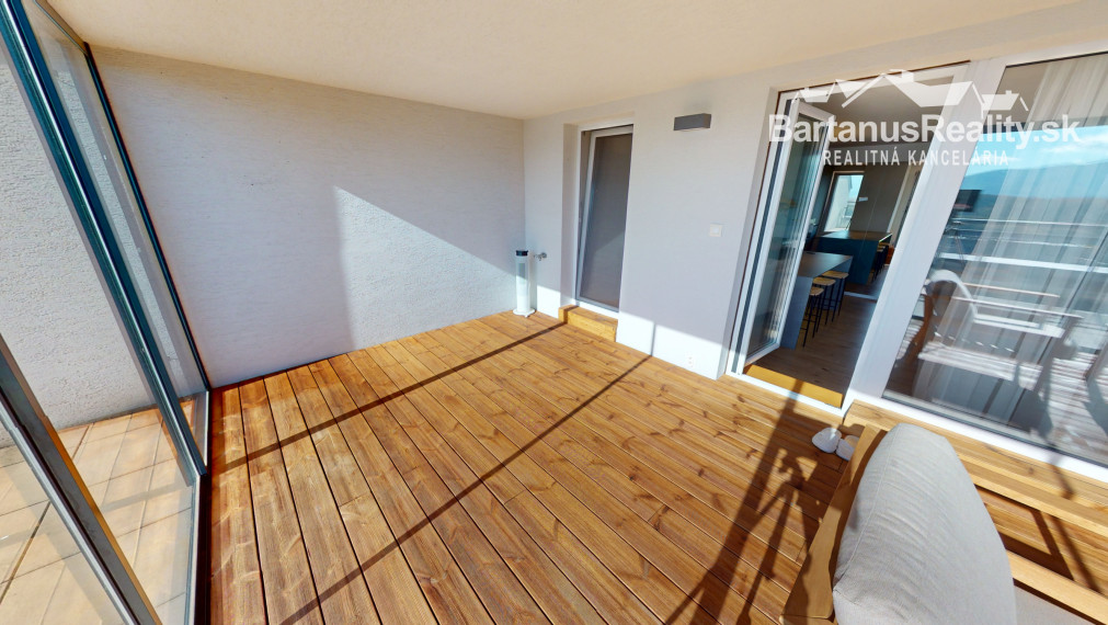 BartanusReality - Na predaj nadštandardný 3-izbový byt o rozlohe 93 m2 s terasou 73 m2 v Trenčíne, sídlisko JUH, ul. Liptovská
