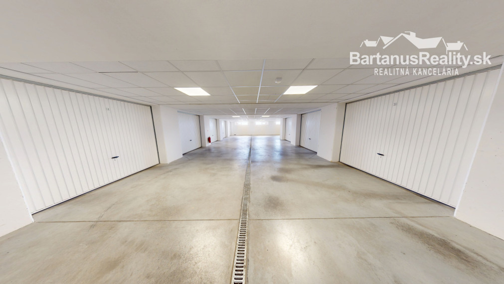 BartanusReality - Na predaj nadštandardný 3-izbový byt o rozlohe 93 m2 s terasou 73 m2 v Trenčíne, sídlisko JUH, ul. Liptovská