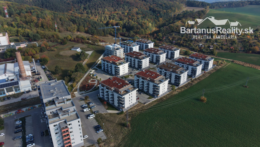BartanusReality - Na predaj nadštandardný 3-izbový byt o rozlohe 93 m2 s terasou 73 m2 v Trenčíne, sídlisko JUH, ul. Liptovská