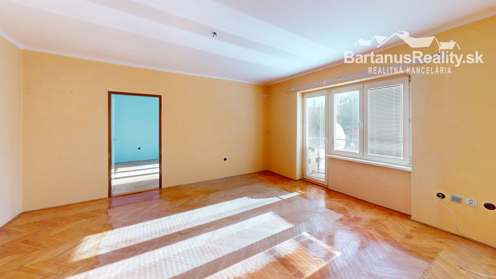 BartanusReality: Na predaj priestranný 3-izbový tehlový byt (71 m²) s garážou v uzavretom dvore – Trenčín, Zámostie.