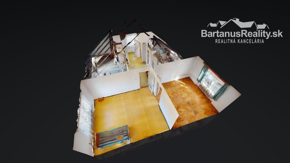 Bartanusreality: Na predaj rozmerný rodinný dom s pozemkom 1296 m2 v blízkosti centra Dubnice nad Váhom, Palárikova ulica.