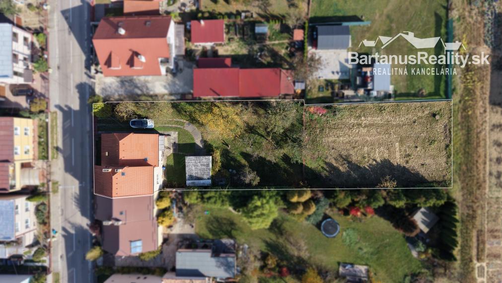 Bartanusreality: Na predaj rozmerný rodinný dom s pozemkom 1296 m2 v blízkosti centra Dubnice nad Váhom, Palárikova ulica.