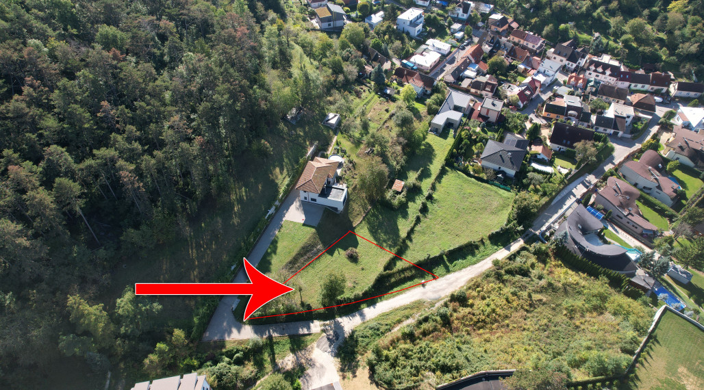 Na predaj exkluzívny pozemok v centre Trenčína, ul. Partizánska, Pod Brezinou o rozlohe 526 m2