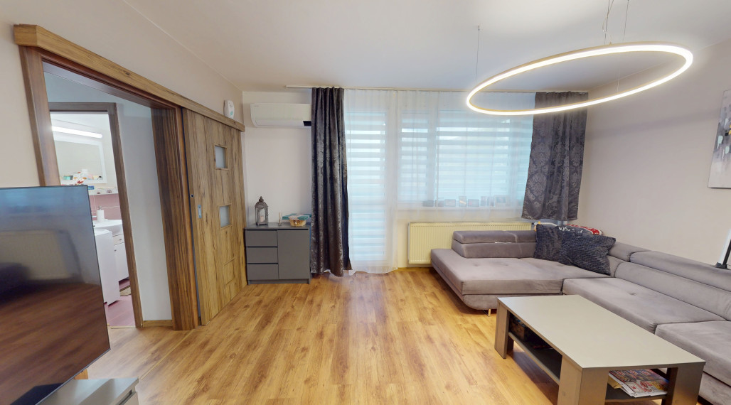 BartanusReality - Na predaj krásny, kompletne zrekonštruovaný 3 izbový byt v Trenčíne, Juh, Jána Halašu. ZNÍŽENÁ CENA!!!