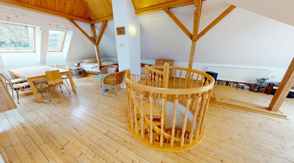 BartanusrReality - Priestranný rodinný dom v obci Moravany nad Váhom, neďaleko Piešťanských kúpeľov.