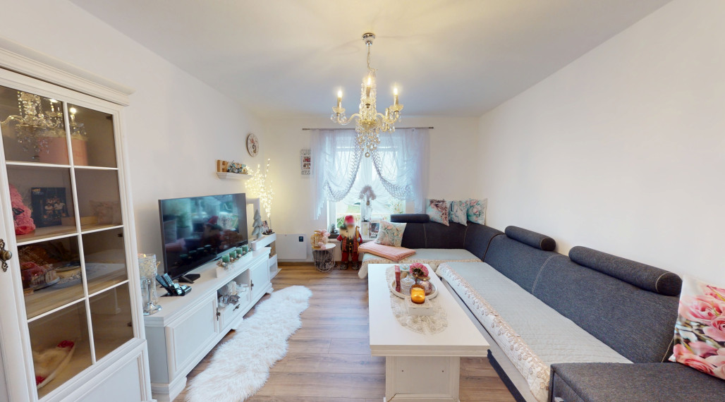 BartanusReality - Na predaj krásny, kompletne zrekonštruovaný 2 izbový byt v obci Bobot, 10km. od Trenčianskych Teplíc.