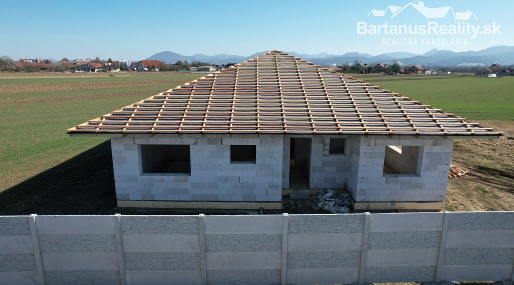 BartanusReality - Na predaj zaujímavý 5 izbový rodinný dom v obci Kameničany pri Dubnici nad Váhom. Znížená cena!!!