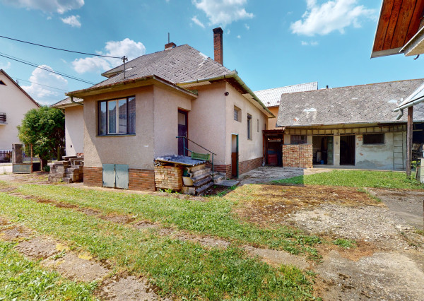 Na predaj starší rodinný dom v obci Horná Súča