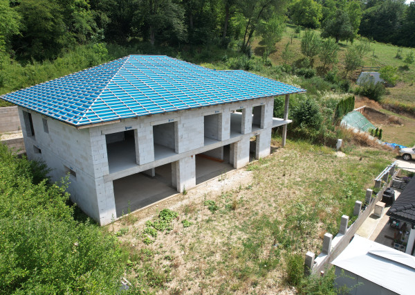 BartanusReality - Na predaj exkluzívna, rozmerná vila v obci Mikušovce pri Ilave.