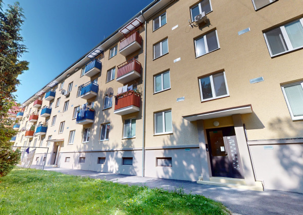 BartanusReality - Na predaj kompletne zrekoštruovaný 3 izbový byt v Novej Dubnici, P.O. Hviezdoslava.