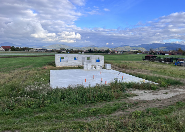 BartanusReality - Na predaj zaujímavý 5 izbový rodinný dom v obci Kameničany pri Dubnici nad Váhom. Znížená cena!!!