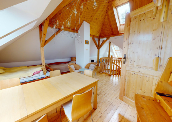 BartanusrReality - Priestranný rodinný dom v obci Moravany nad Váhom, neďaleko Piešťanských kúpeľov.