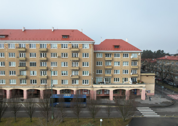 Na predaj čiastočne zrekonštruovaný 2 izbový byt na námestí v Novej Dubnici, Komenského sady.