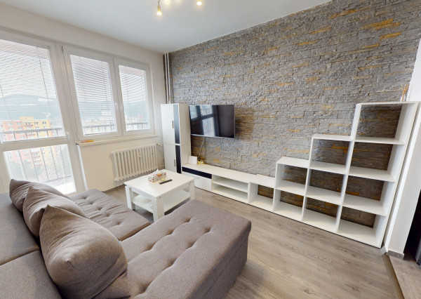 BartanusReality - Na prenájom kompletne zrekonštruovaný 1 izbový byt v Trenčíne, Pred poľom.