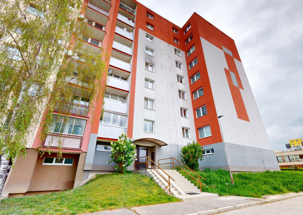 Na prenájom 3 izbový byt v Trenčíne, Juh, Východná ulica.