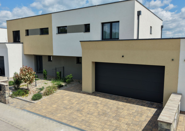 Na prenájom luxusný 4 izbový rodinný dom v Trenčíne, Stark residence, Prístavná ulica.