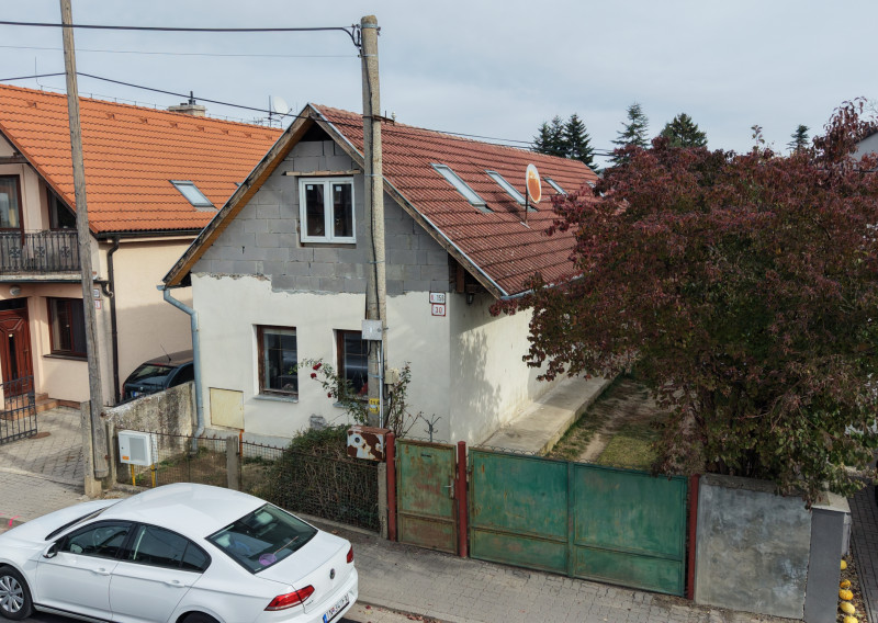 Na predaj rodinný dom v lukratívnej lokalite Trenčína, časť Zámostie, ul. Istebnícka 30